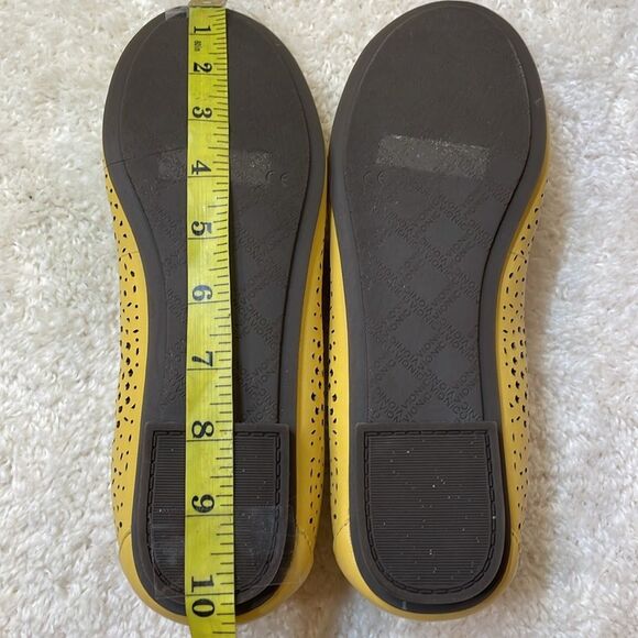 Vionic Womens Yellow Laser Cut Leather Ballet Flats Sz 8.5 - Picture 8 of 9